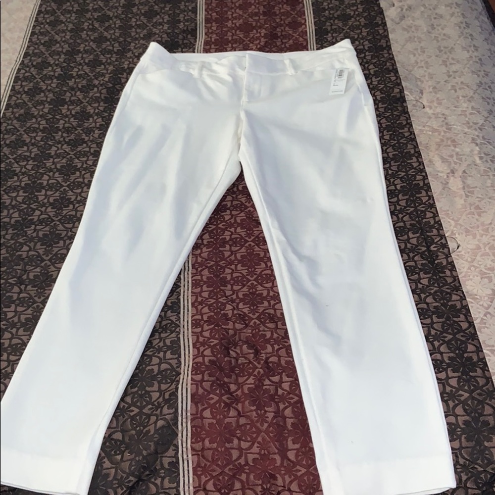 Old Navy White Pixie Pants Size 4